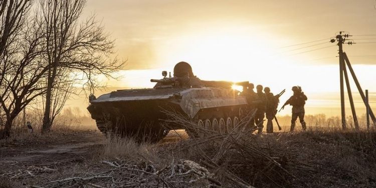 وزارة الدفاع التركية تعلن مقتل جندي تركي ومقتل 24 شخصًا شمال سوريا