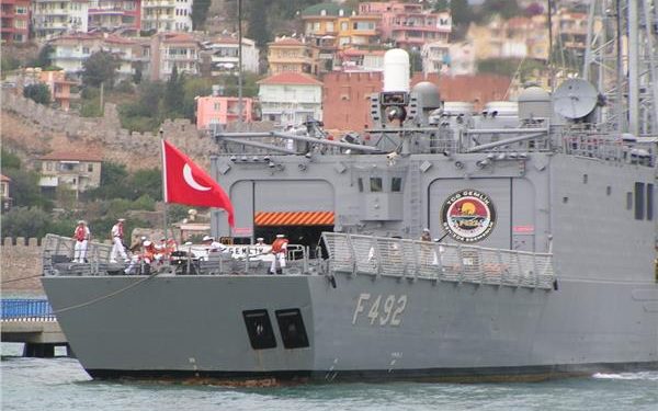 إصابات بانفجار على متن سفينة في “إسطنبول”