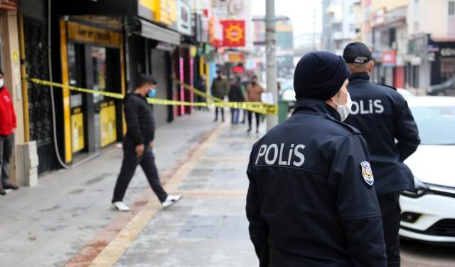 الشرطة التركية تقتل شخصًا زعمت أنه انتحاريٌّ حاول تفجير نفسه أمام منشأة حكومية