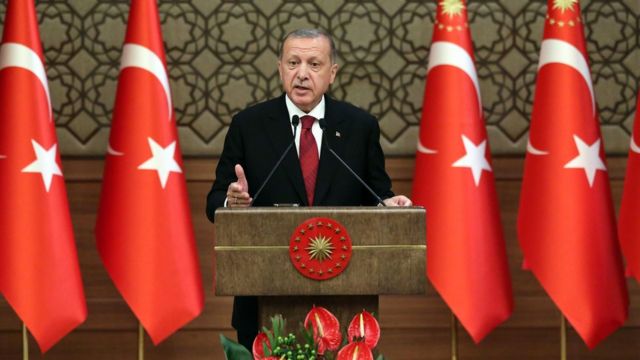 بلومبرج: أردوغان يخطط للعب مجددًا على عواطف الأتراك