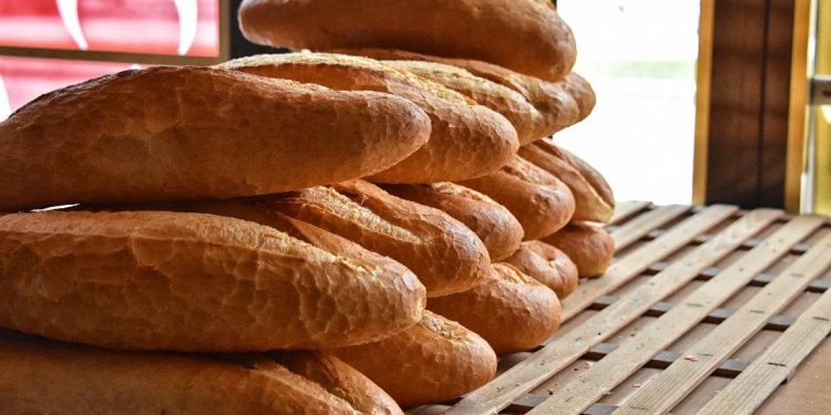 تركيا.. رغيف الخبز يصل إلى 4 ليرات في إزمير