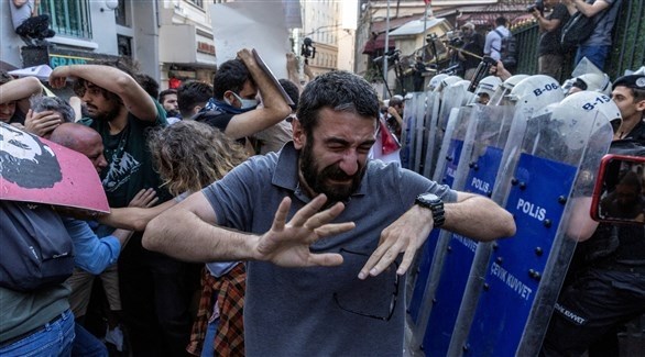 الشرطة تشتبك مع متظاهرين في ذكرى احتجاجات “جيزي”