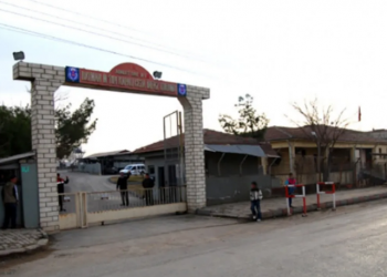 إجبار سجينات في تركيا على المشي “حفاة القدمين”