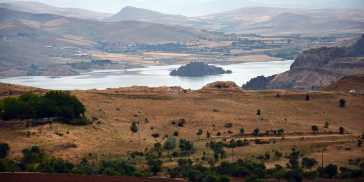 تراخيص تعدين في أكثر من 100 منطقة بولاية تونجلي