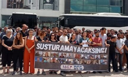 837 صحفيًا في تركيا يتضامنون مع زملائهم المحتجزين