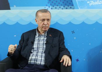 استطلاع انتخابي: 57 % من الشباب يرفضون التصويت لصالح أردوغان