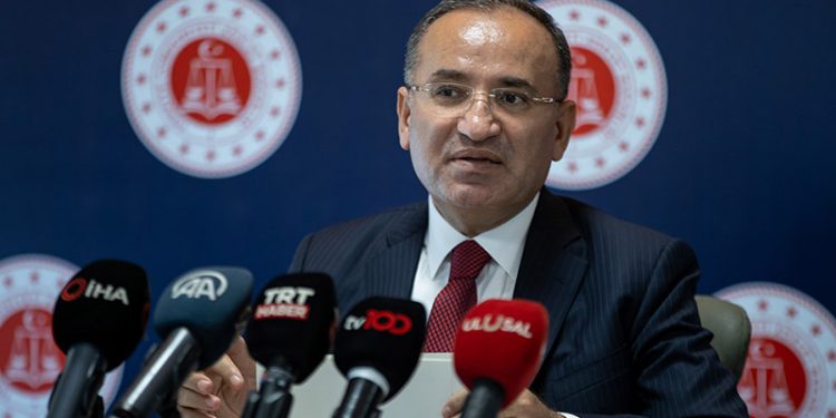 وزير العدل التركي: سنطلب مجددا من السويد وفنلندا “تسليم الإرهابيين”