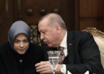 مترجمة أردوغان تقدم شكوى جنائية ضد زعيم المعارضة