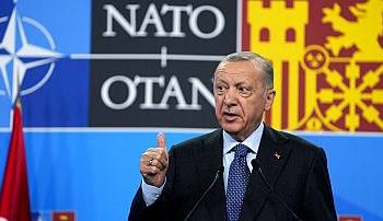 أردوغان يهدد من جديد بعرقلة انضمام السويد إلى حلف الناتو