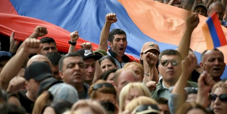 مطالبات في شوارع “أرمينيا” بإلغاء جميع الاتفاقات مع “تركيا” و”أذربيجان”