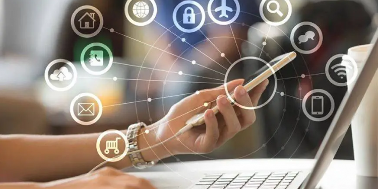 ولو كان يسقط من السماء