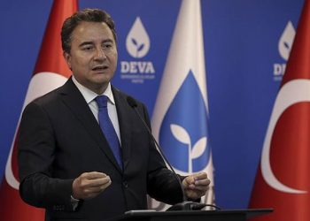 باباجان: البنك المركزي التركي فقد 190 مليار دولار