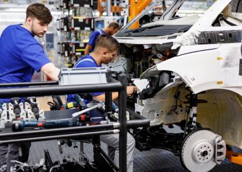 تركيا تقترح على إيران وروسيا إنتاج سيارات مشتركة