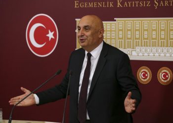 برلماني: الجنرالات المتورطون في الانقلاب لم ينالهم الفصل التعسفي