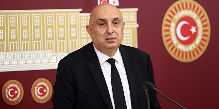 برلماني معارض: أردوغان دعا الشعب لصد الانقلاب ثم اختبأ!