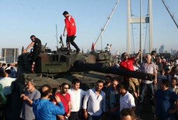 الانقلاب الفاشل ودليل الحكم الاستبدادي في تركيا