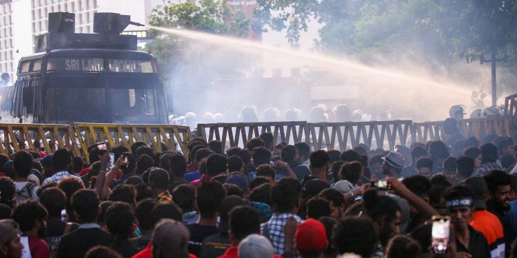 ما الذي يجري في “سيريلانكا”؟