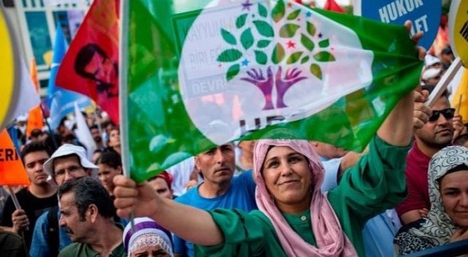 تركيا.. محاكمة عضوات بحزب سياسي بتهمة “الاستماع لموسيقى كردية”!