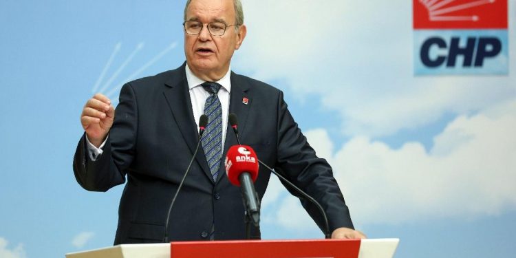 الشعب الجمهوري: أردوغان يبني قصورا فارهة ويعجز عن حل مشكلة السكن