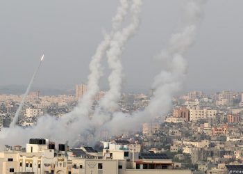 بعد اغتيال إسرائيل للجعبري.. المقاومة ترد برشقات صاروخية على أهداف داخل إسرائيل..