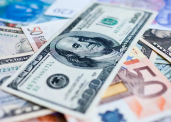 اليورو أقل من الدولار