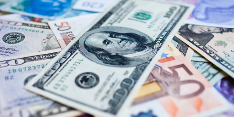 اليورو أقل من الدولار