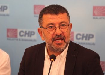 الشعب الجمهوري: قصر أردوغان ينبع منه كل القذارة والفسق