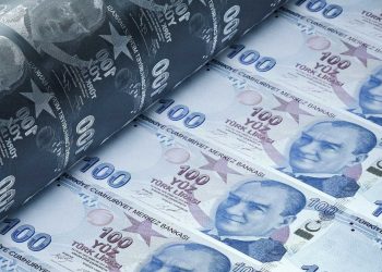 تقرير: تسارع طباعة العملات الورقية في تركيا مع تراجع القوة الشرائية