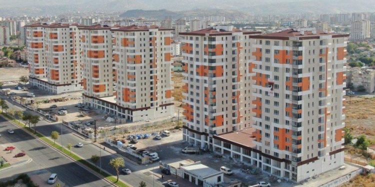 تراجع مبيعات المساكن في تركيا والروس أكثر الأجانب تملكًا للعقارات