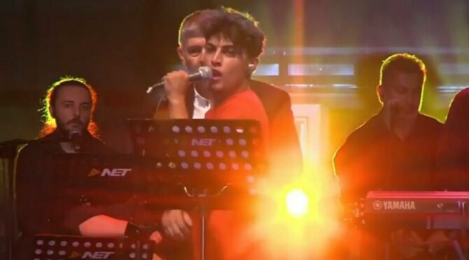 اعتقال شاب يصرخ “لا تصوتوا لحزب أردوغان”