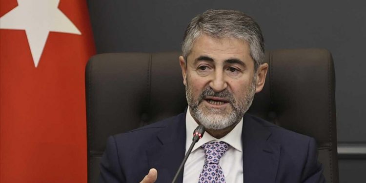 سياسي تركي: على وزير المالية أن “يخجل” من نفسه