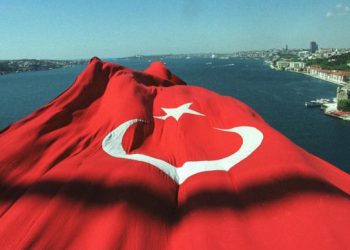 تركيا ما بين المعاناة الاقتصادية والتحركات الدبلوماسية