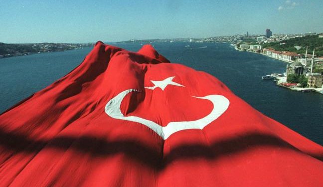 تركيا ما بين المعاناة الاقتصادية والتحركات الدبلوماسية