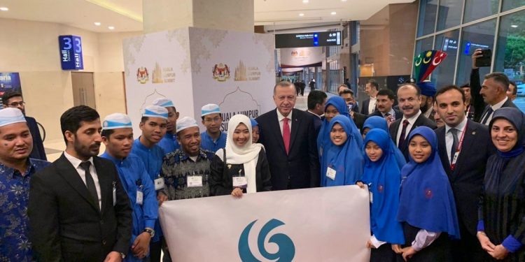 “يونس أمرة”.. دبلوماسية ثقافية أم أنشطة استخباراتية؟