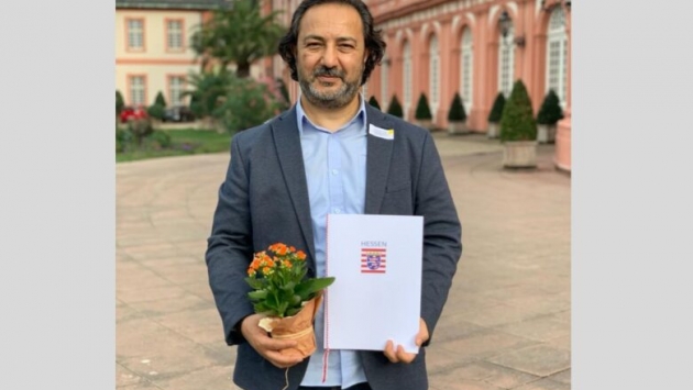 متطوع في حركة الخدمة يحصل على جائزة الاندماج والشرف الألمانية