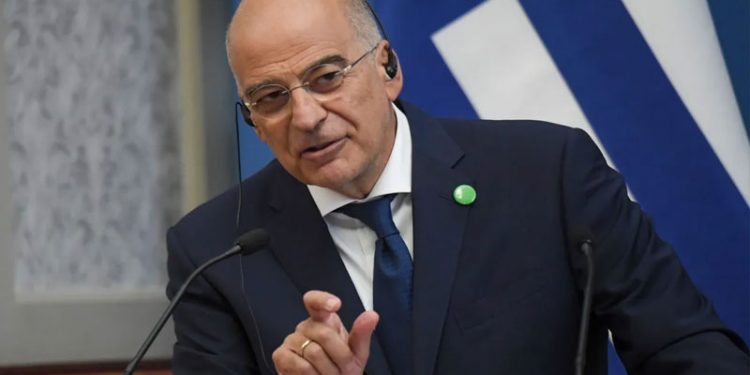 وزير الخارجية اليوناني: تركيا تسير في طريق خطير