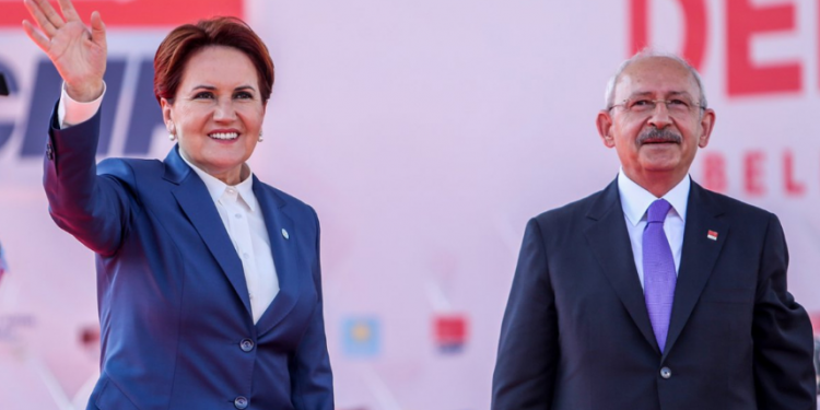 كيليجدار أوغلو: ليس لدي مشكلات مع ميرال أكشينار