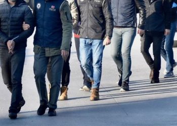 تركيا.. اعتقال 27 في حملة أمنية ضد طلاب عسكريين وموظفين بالخارجية