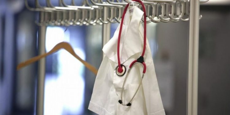 1683 طبيبًا تركيا يطلبون الهجرة في غضون 8 أشهر