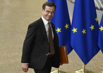 رئيس وزراء السويد مطالب بتذكير أردوغان بالديمقراطية