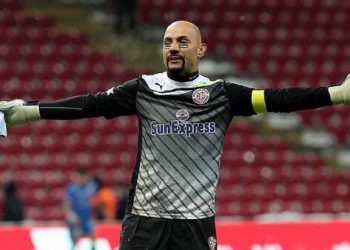 اعتقال نجم المنتخب التركي بتهمة الإرهاب!