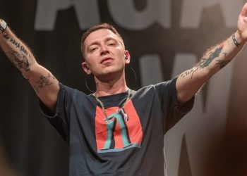 روسيا تدرج مغني الراب Oxxxymiron بقائمة “العملاء الأجانب”