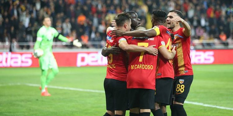 جالطة سراي يخسر أمام قيصري سبور