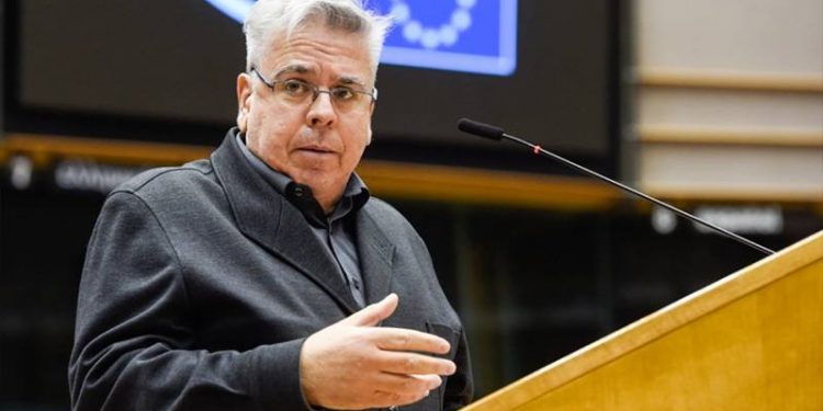 مقرر البرلمان الأوروبي يدين اعتقال رئيسة اتحاد الأطباء الأتراك