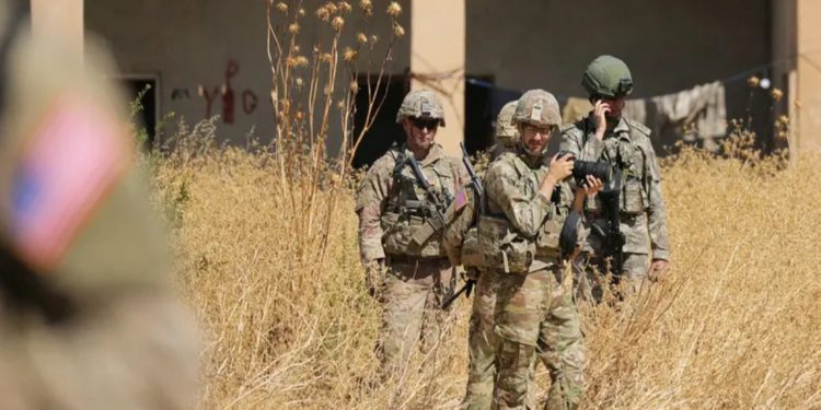 جنود أمريكيون وروس في لقطات غير عادية على الحدود التركية