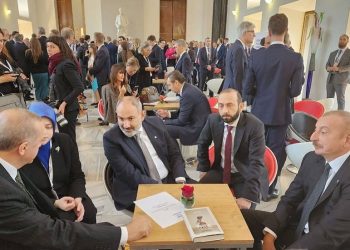 لقاء تاريخي يجمع بين رؤساء “أرمينيا” و”تركيا” و”أذربيجان”