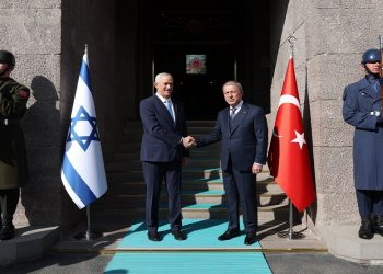 احتفال عسكري في وزارة الدفاع لاستقبال وزير الدفاع الإسرائيلي