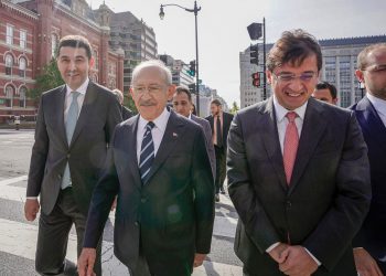 زعيم المعارضة التركية يزور صحيفة “واشنطن بوست” وينتقد السعودية!