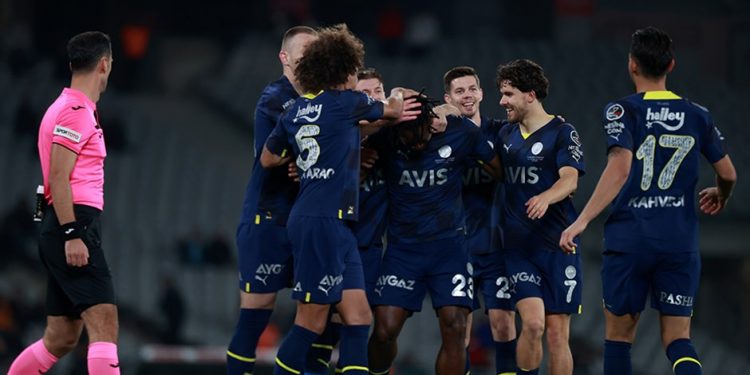 7 أهداف في مباراة فنربخشة وإسطنبول سبور