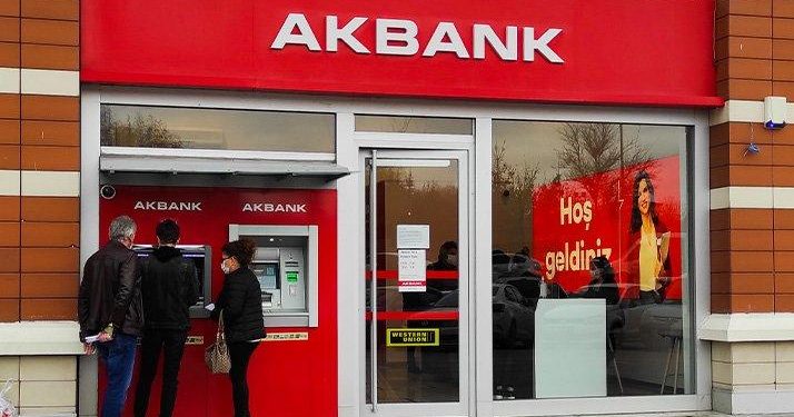 تركيا.. عملاء مصرف آك بنك يشتكون من “الرصيد الوهمي”